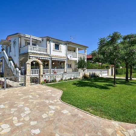 Apartments Rote Rosen Nin Exterior photo