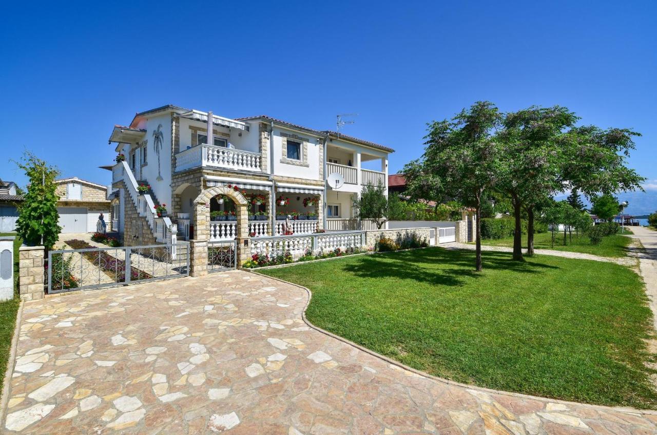 Apartments Rote Rosen Nin Exterior photo